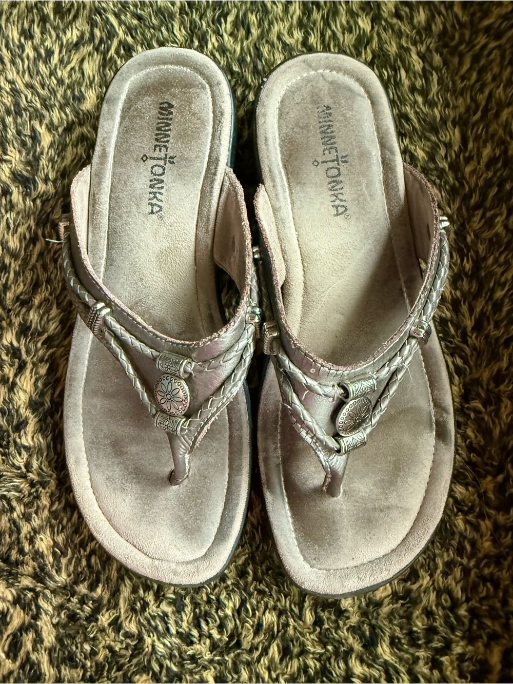 Reduced! Minnetonka Women's Blush Pink Suede Braided Thong Sandals